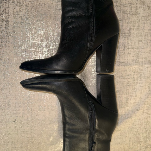 Halogen Black Leather Pointed Toe Ankle Boots - Picture 2 of 16